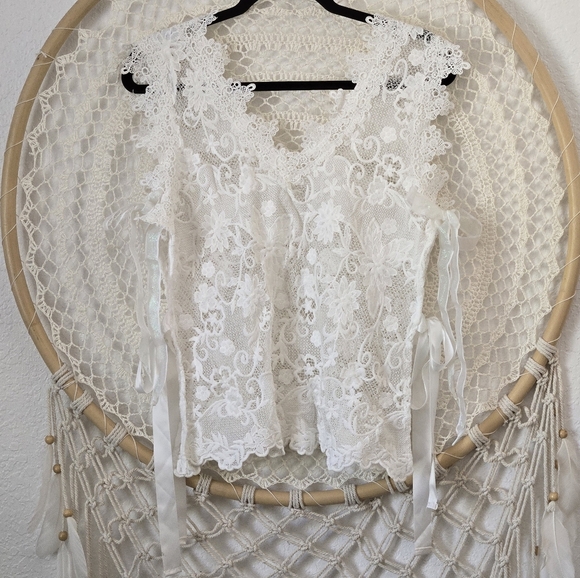 Fairycore Whimsical White Lace Sleeveless Sheer Top O/S - Picture 2 of 13